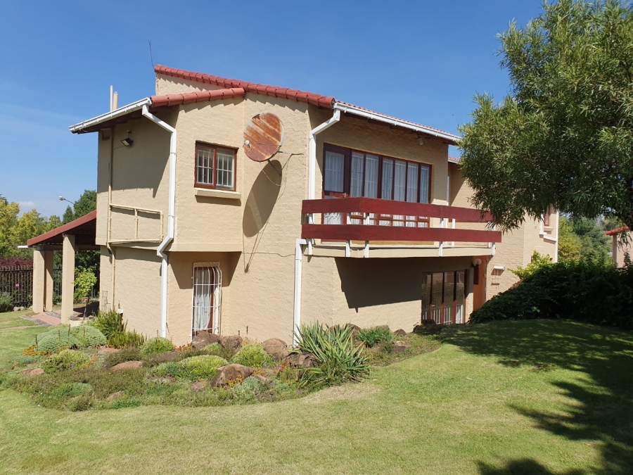 4 Bedroom Property for Sale in Hospitaalheuwel Free State